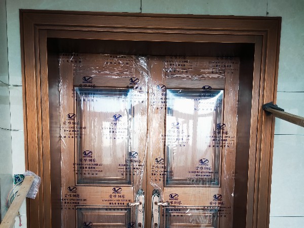 佛山銅門廠家愛唯銅藝——順德胡總別墅銅門簡(jiǎn)約風(fēng)格