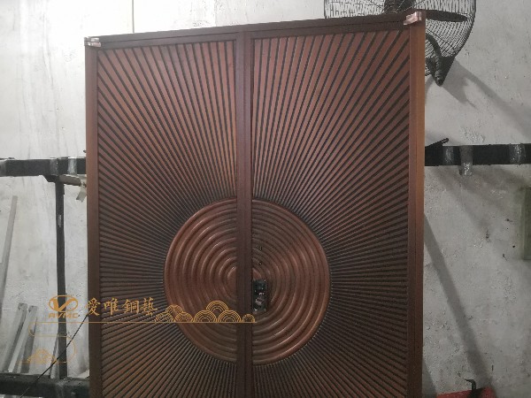 佛山銅門廠家愛唯銅藝——?jiǎng)e墅銅門簡約輕奢